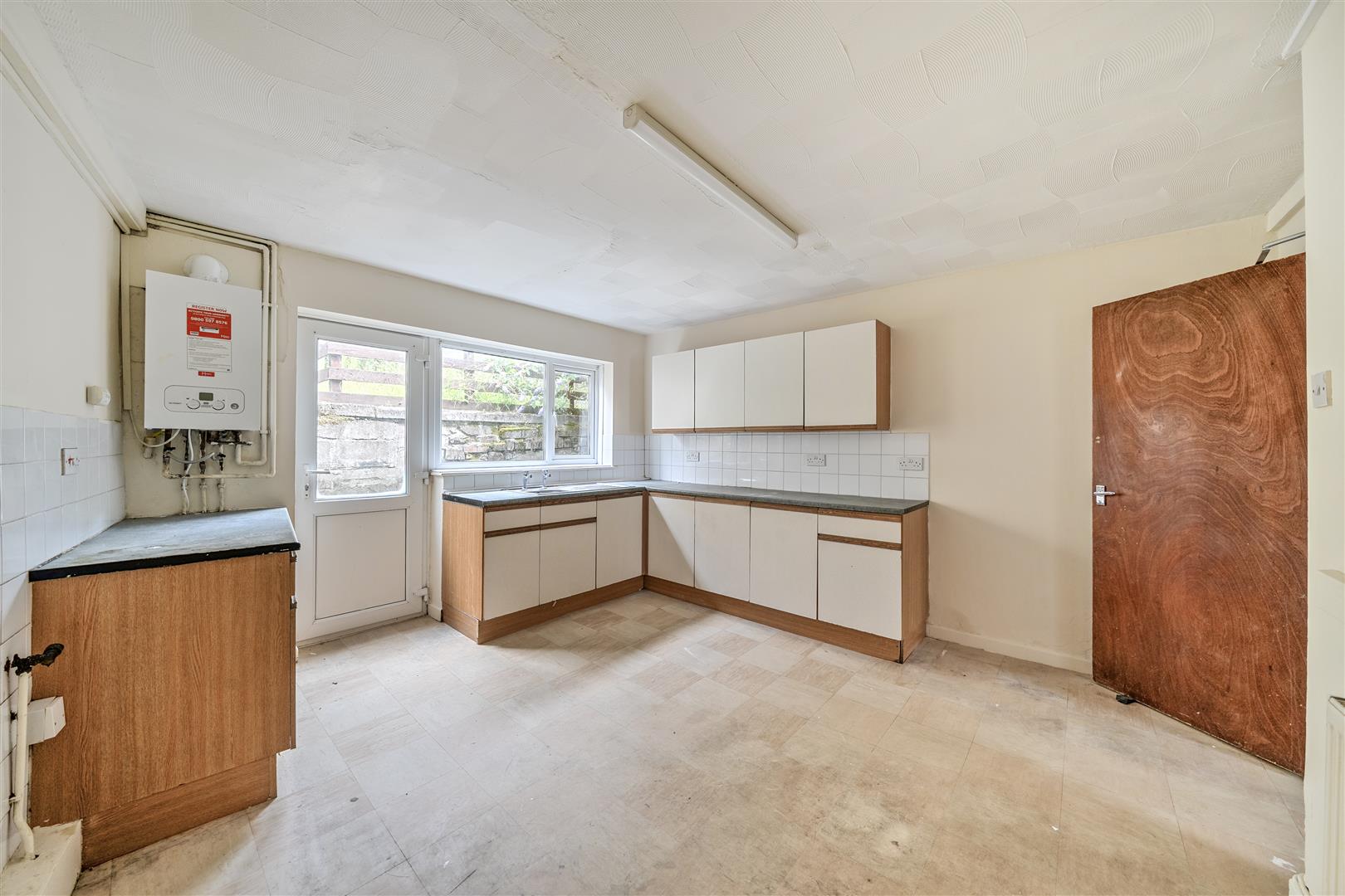 Britannia Road, Plasmarl, Swansea, SA6 8LH